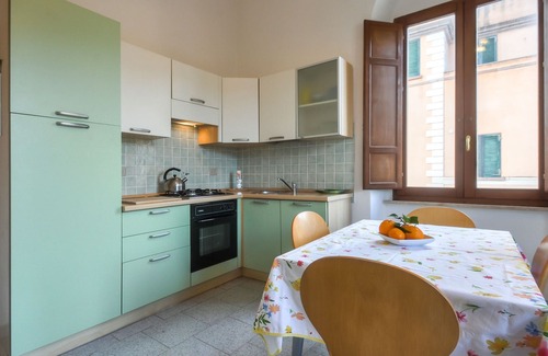 Bosa Marina Villa | The Pink Palace Whole Villa, sleeps 16, 100m from lovely sandy beach