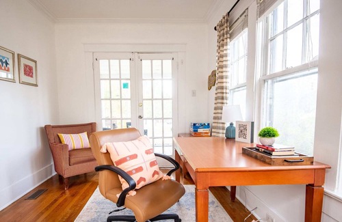 Glen Iris House | The Pinnacle at UAB - Southern Charm - Sleeps 15