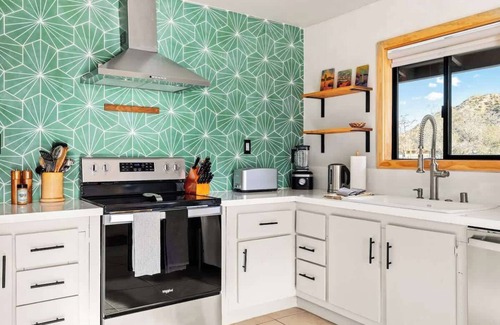 Pioneertown House | The Pioneertown House By The Cohost Company