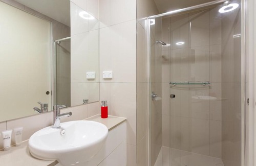 Kangaroo Point Apartment | The Point of the Kangaroo - Executive 2BR Kangaroo Point Apartment with Spacious Open Plan Living