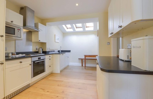 Newton Ferrers Cottage | THE PORTHOLE, pet friendly, luxury holiday cottage in Newton Ferrers