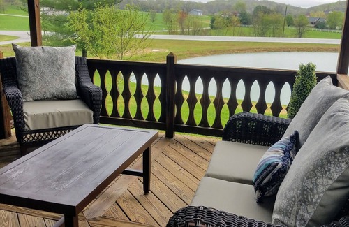 Mariah Hill Cottage | The Potter Cottage - A great family getaway 3 miles from Holiday World
