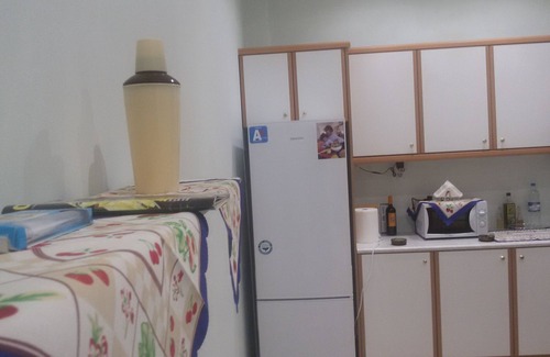 Nikaia House | The Pretty Bow - To Fiogaki