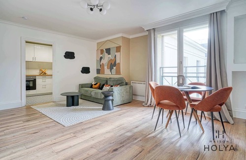 Saint-Louis Condo | The Prism - In the heart of Versailles