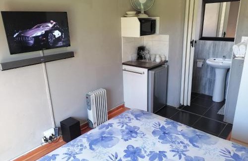 Germiston Apartment | The Private and Cosy Guest House 3