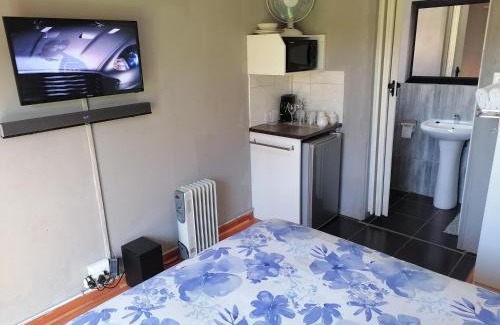Germiston Apartment | The Private and Cosy Guest House 3