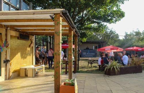 Peterborough Apartment | The Pub Garden Hideout