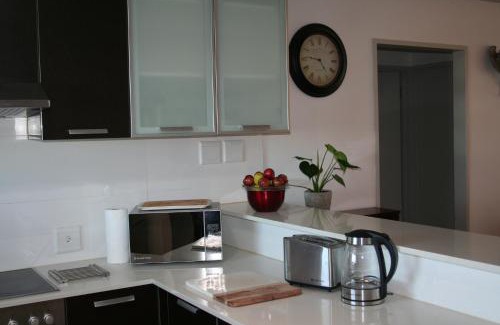 Claremont Apartment | The Quadrant, G505