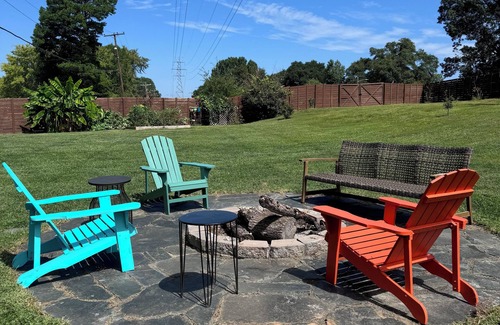 Charlotte House | The Queen City Hideaway. Pet friendly + Hottub!