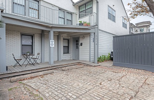 Greenway Plaza-Upper Kirby Apartment | The Queen Endgame A! Galleria, Medical Center ⭐️⭐️⭐️⭐️⭐️