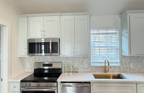 South Central Houston Apartment | The Queen's Hamlet; New Apt close to Texas Medical Center and Rice University.