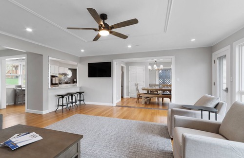 Williams Bay House | The Ranch by the Bay- Steps to Lake Geneva shoreline!