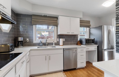 Williams Bay House | The Ranch by the Bay- Steps to Lake Geneva shoreline!