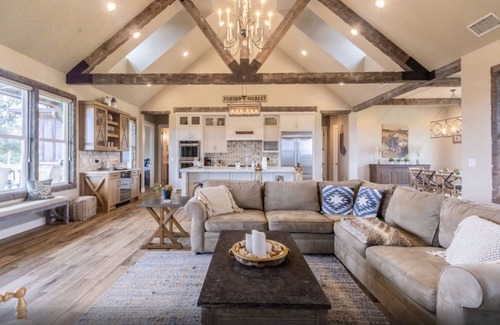 Fredericksburg House | The Ranch House at Camp Hideaway Fredericksburg