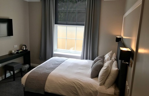 Corby Hotel | The Raven Hotel - Inn