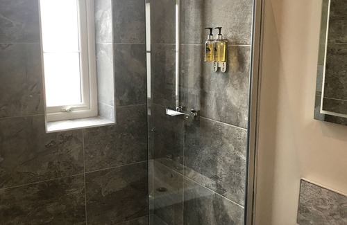 Corby Hotel | The Raven Hotel - Inn