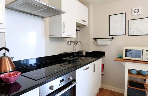 Chillington Cottage | THE REACH, pet friendly, with a garden in Hallsands