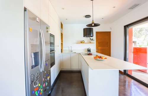 Aubais House | The Red Cocoon (Pool & SPA)