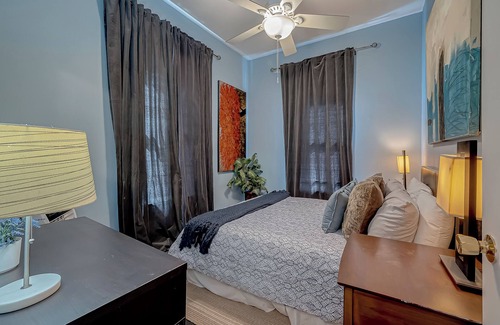 Washington Ave./ Memorial Park House | The Red Door - Charming 1-bdrm cottage in the very popular Washington corridor!