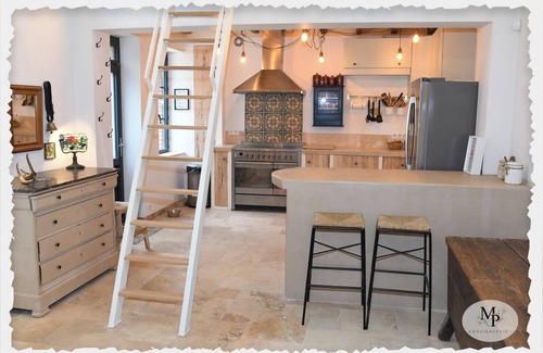 Villefranche-sur-Cher House | The red edge of the forest