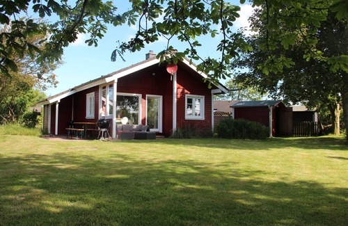 Simonsberg House | The Red House behind the Deich