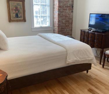 Fredericton Bed & Breakfast | The Red House Fredericton