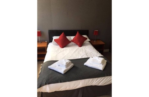 Hythe Hotel | The Red Lion