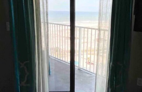 Fort Morgan Villa | The Reef Penthouse Condo With Breathtaking Views.