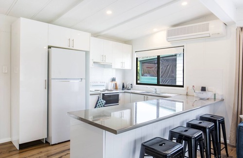 Culburra Beach House | The Relax Shack - Pet Friendly - 8 Mins Walk to Beach