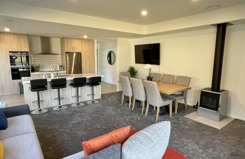 Kawarau Falls House | The Remarkable Queenstown Retreat - nEscape to the perfect holiday!