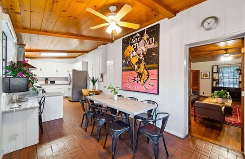 Old Enfield House | The Rendezvous | Spacious 8BR Austin Gem