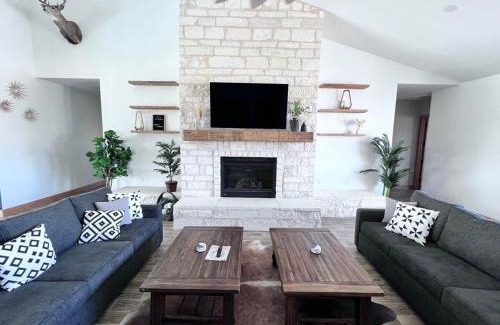 Fredericksburg Villa | The Retreat and Domes