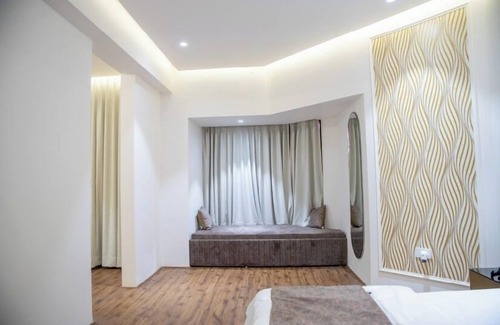 Alipur Hotel | The Retreat Resort