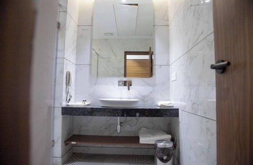 Alipur Hotel | The Retreat Resort