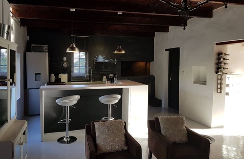 Swellendam House | The Retreat @ Weltevrede Str 3- for total stylish relaxation