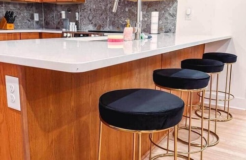 Cleveland Park Apartment | The Rhinestone Cowgirl | 2BR East Nash Retreat