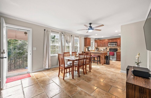 Sylvan Hills House | The Rhitreat - 2BR, 10 Min to Downtown & Airport