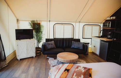 Cadiz RV Rental | The Richbourg, Lux Safari Tent