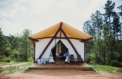 Cadiz RV Rental | The Richbourg, Lux Safari Tent