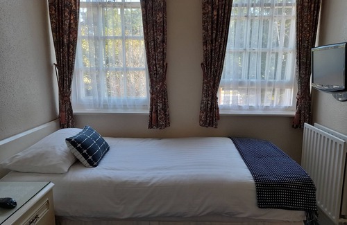 Rogerstone Hotel | The Rising Sun