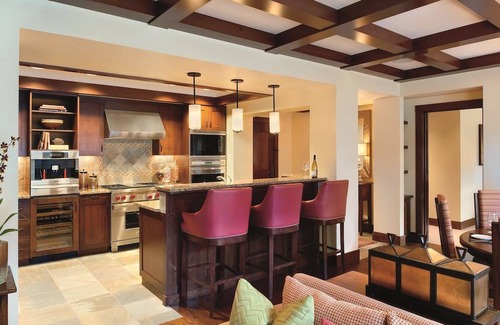 Truckee Hotel | The Ritz-Carlton, Lake Tahoe