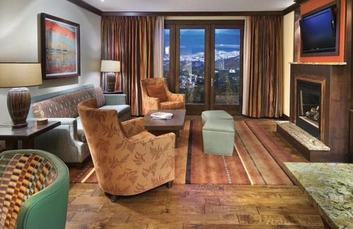 Truckee Hotel | The Ritz-Carlton Lake Tahoe