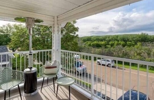 Drumheller House | The Riverside, Arcade & Playground