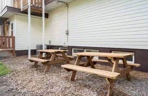 Drumheller House | The Riverside, Arcade & Playground