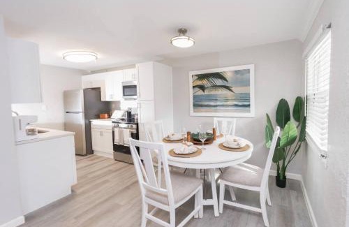 Fort Myers Apartment | The Riverwalk Retreat Chic Downtown 2BR Condo