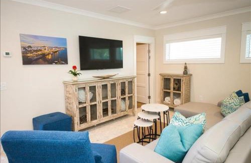 Anna Maria Resort | The Rod and Reel Resort Grand Suite 6