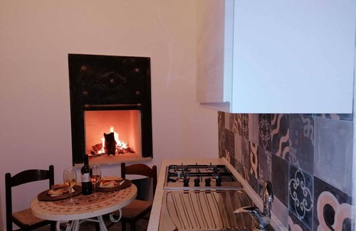 Felline House | The Room of Felline 100 with Whirlpool and Private Terrace