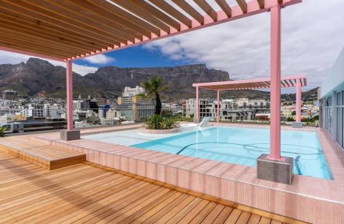 Bo'Kaap Apartment | The Rose 610 - Lux Studio Apartment with Rooftop Pool