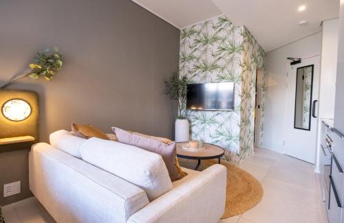 Bo'Kaap Apartment | The Rose 610 - Lux Studio Apartment with Rooftop Pool