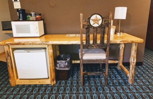 Spring Green Cabin | The Round Barn Lodge